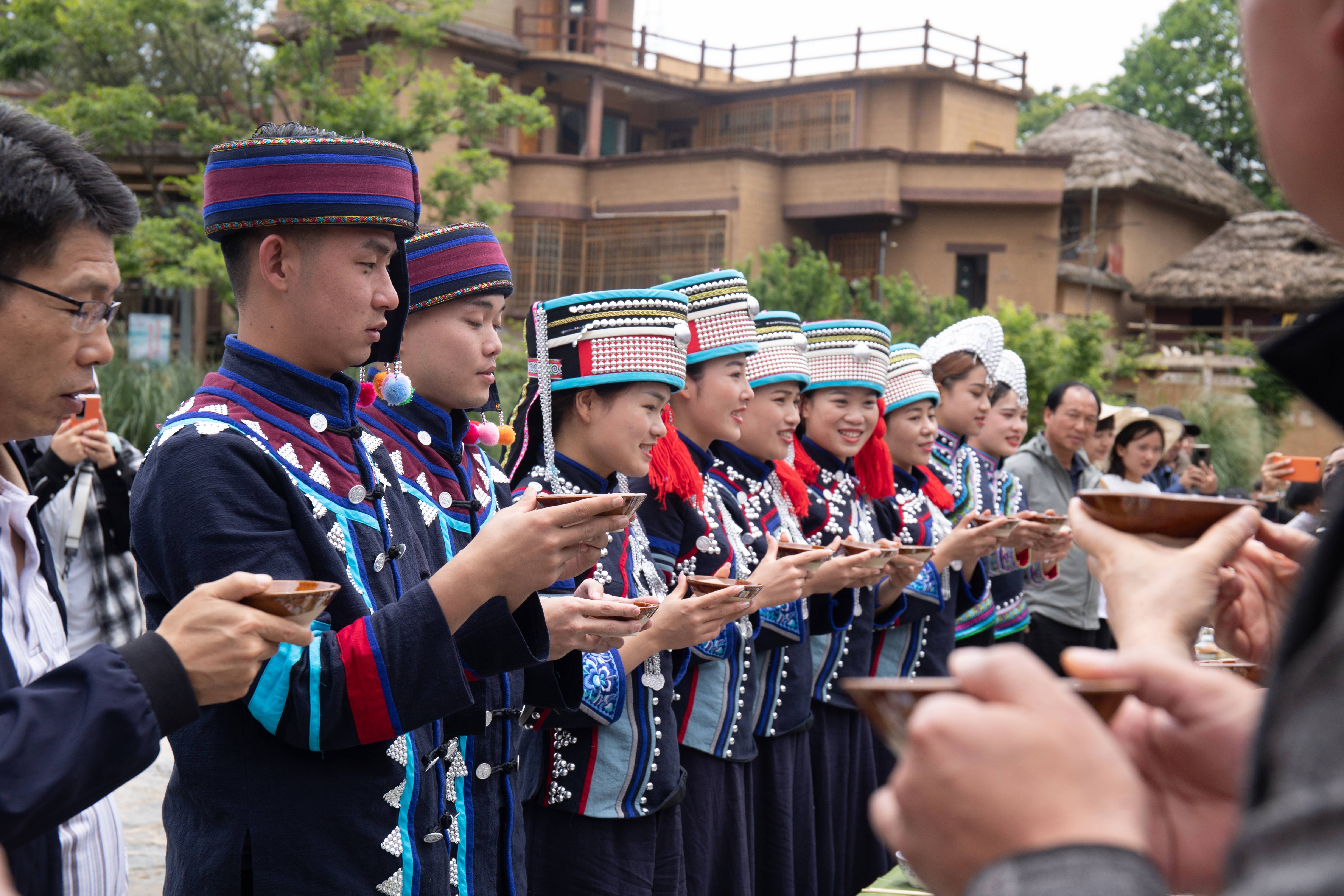 來元陽(yáng)，體驗(yàn)過梯田捉魚和長(zhǎng)街宴才算不虛此行！